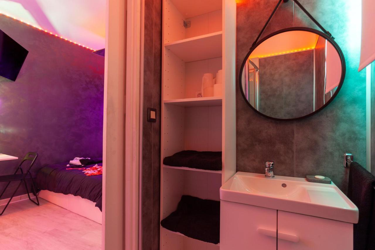 Love Room Avec Balneo Тулон Экстерьер фото